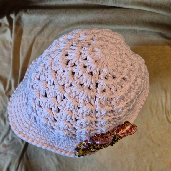 Classic Vintage Look•Summer Crochet ☀️ Bucket Hat - Picture 4 of 11